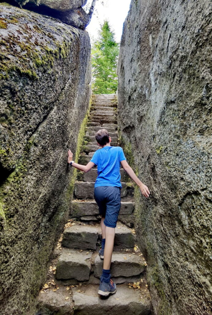 Das Felsenlabyrinth ist ein besonderer Ort in Bayern