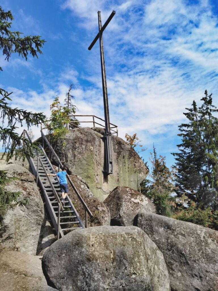 Über Leitern geht es auf der Kösseine Wanderung hinauf zu besonderen Aussichtspunkten