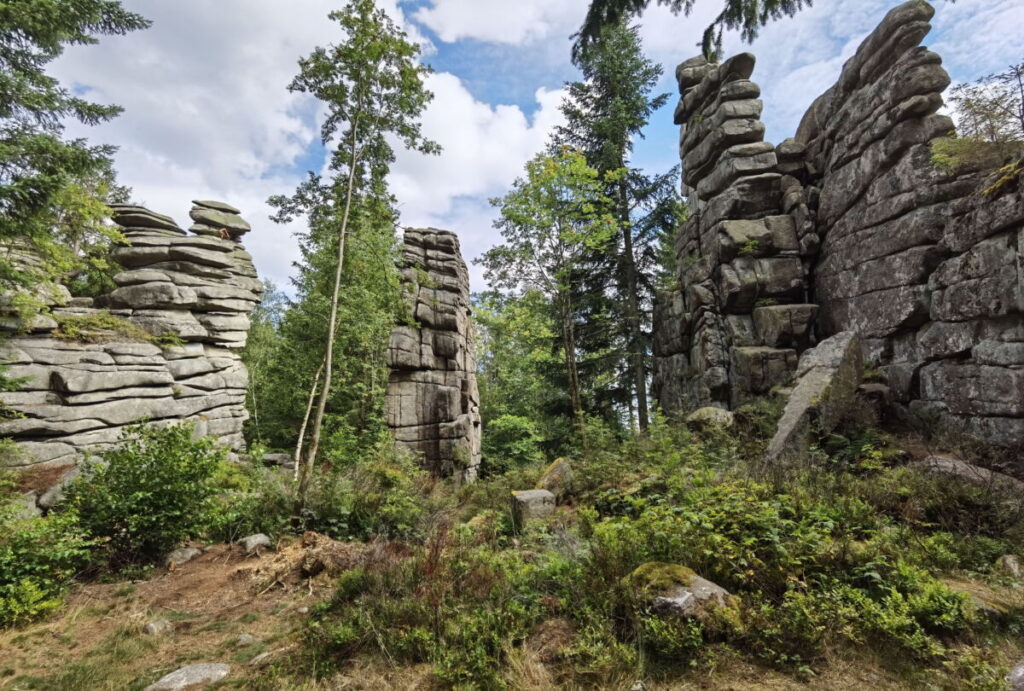 Drei Brüder Felsen nördlich vom Fichtelsee, eines der Wahrzeichen des Fichtelgebirge