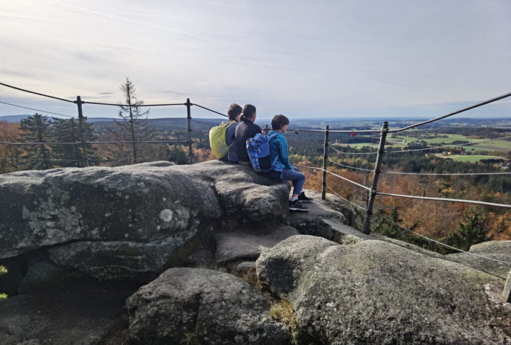 Arnsteinfelsen Aussichtspunkt mit Blick auf Zell und das nördliche Fichtelgebirge