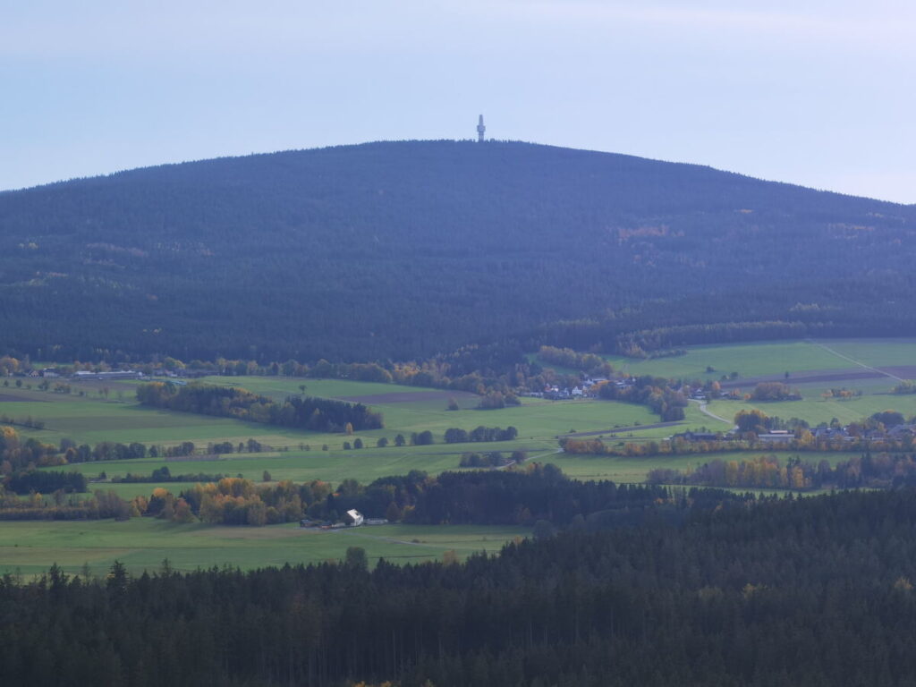 Waldstein Ausblick auf den höchsten Berg im Fichtelgebirge, den Schneeberg